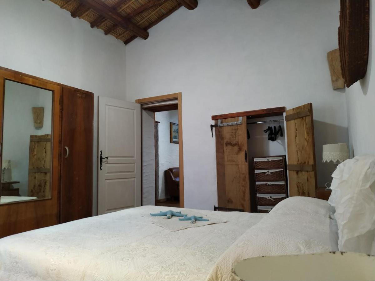 Domus Antiga Appartamenti San Giovanni Suèrgiu Kültér fotó