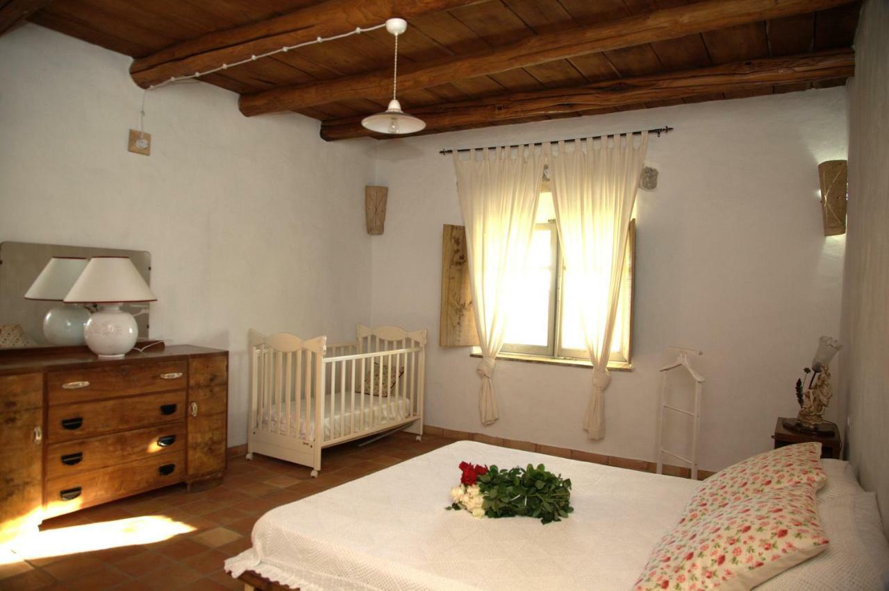 Domus Antiga Appartamenti San Giovanni Suèrgiu Kültér fotó